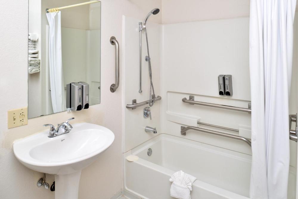 Queen Room - Disability Access