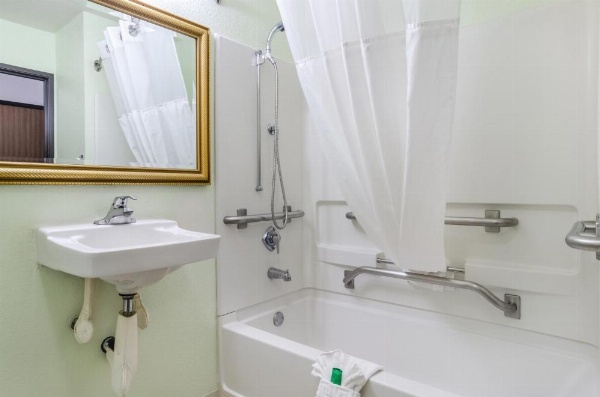 Cheyenne Guest Inn image 9